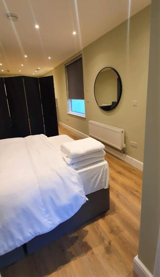 Modern Studio Apartments Londres Exterior foto