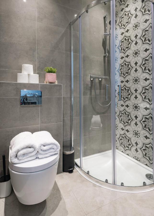 Modern Studio Apartments Londres Exterior foto