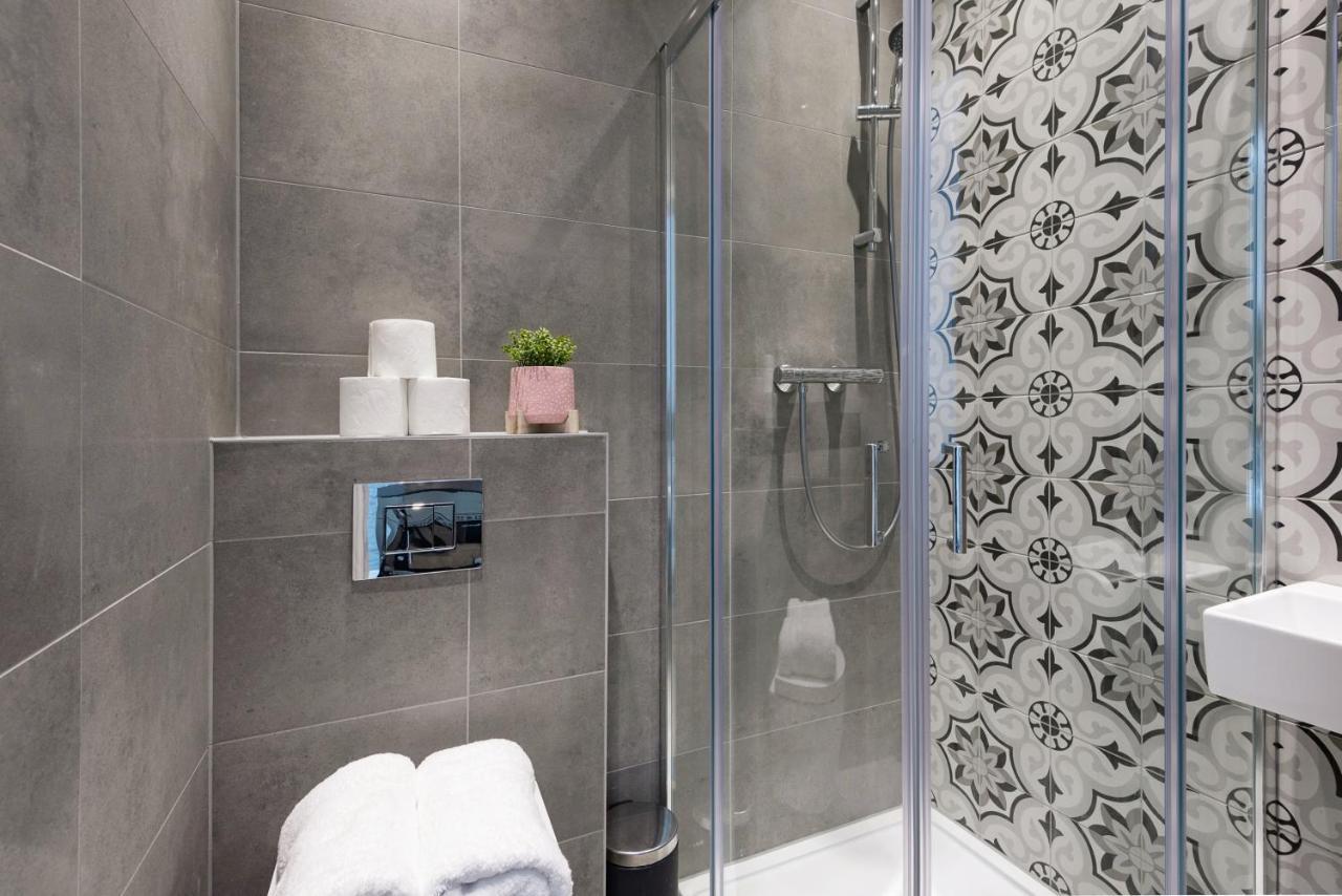 Modern Studio Apartments Londres Exterior foto