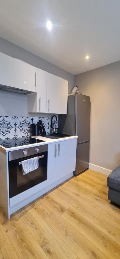 Modern Studio Apartments Londres Exterior foto