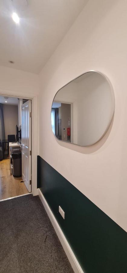 Modern Studio Apartments Londres Exterior foto