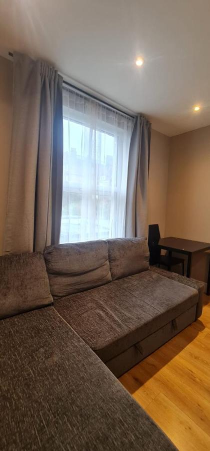 Modern Studio Apartments Londres Exterior foto